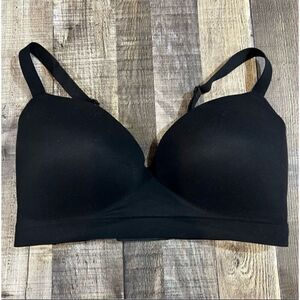 Soma Enbliss Wireless Bra Black Size 36DD Adjustable Straps Back Closure